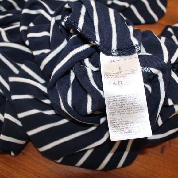 SALE GAP Scoop Neck Stripe Long Sleeve Tee Blue White Stripe Size L Large EUC - Picture 8 of 8
